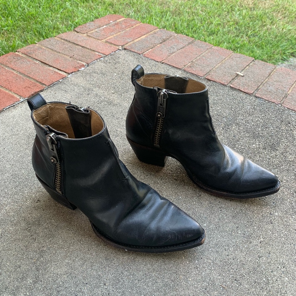 Frye Sacha Moto Shortie
